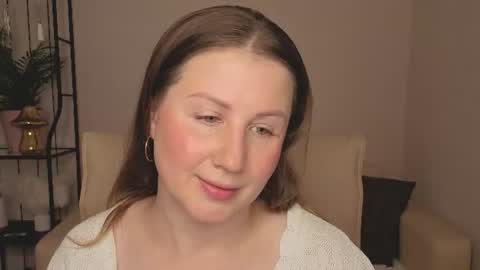 Snapshot of helens_lov chatting on June 17, 2026, 2:25 am Helen online show from June 17, 2026, 2:25 am