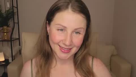 Snapshot of helens_lov chatting on July 13, 2026, 2:47 am Helen online show from July 13, 2026, 2:47 am