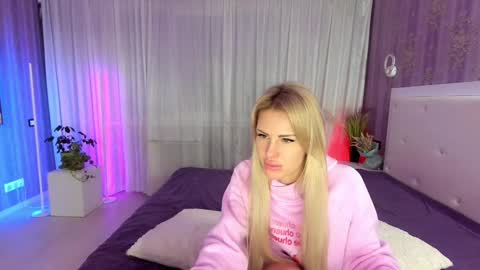 Helen online show from December 18, 2024, 4:09 am