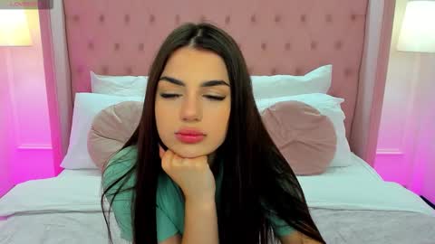 Snapshot of helentiny chatting on October 8, 2025, 12:25 pm Helen online show from October 8, 2025, 12:25 pm