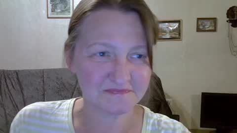 Snapshot of helgacharming chatting on July 4, 2026, 7:31 pm helgacharming online show from July 4, 2026, 7:31 pm
