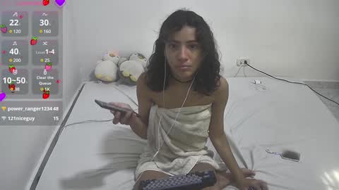 Helia Transfem and Amy online show from January 6, 2025, 3:08 pm