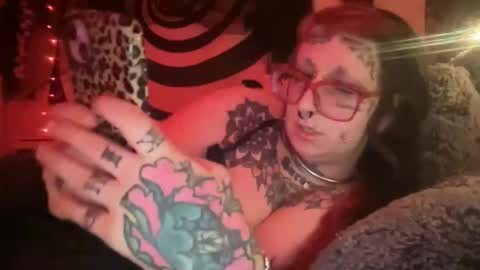 Bunnie Rotz online show from December 19, 2025, 7:37 am