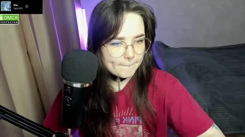 Red online show from February 17, 2025, 9:19 pm