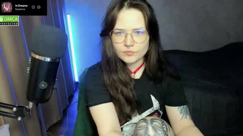 Red online show from September 16, 2025, 6:42 pm