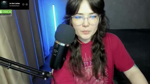 Red online show from October 30, 2025, 6:52 pm