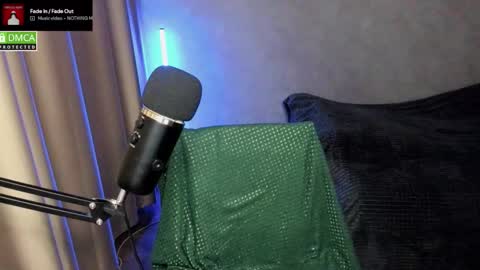 Red online show from November 23, 2025, 6:08 pm