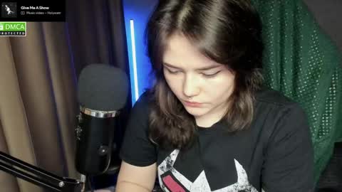 Snapshot of hell_hotline chatting on May 28, 2026, 6:38 pm Red online show from May 28, 2026, 6:38 pm