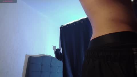 Snapshot of hellcat_xx chatting on September 28, 2025, 3:06 pm   CROW  online show from September 28, 2025, 3:06 pm