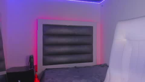 Snapshot of hellen__smith_ chatting on May 13, 2026, 1:47 am hellen__smith_ online show from May 13, 2026, 1:47 am