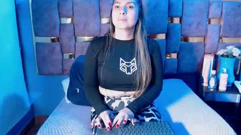 Snapshot of hellen_mark chatting on March 27, 2026, 11:21 am Hellen. online show from March 27, 2026, 11:21 am
