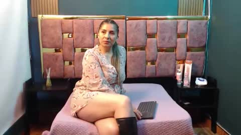 Snapshot of hellen_mark chatting on March 31, 2026, 11:10 am Hellen. online show from March 31, 2026, 11:10 am