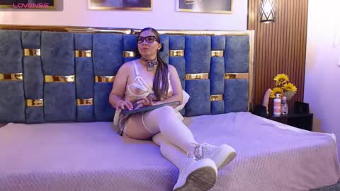 Snapshot of hellen_mark chatting on April 9, 2026, 3:17 am Hellen. online show from April 9, 2026, 3:17 am