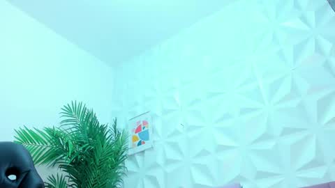 hellen     online show from January 28, 2025, 7:10 pm