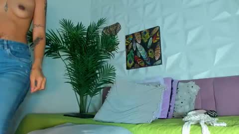 hellen     online show from November 24, 2025, 7:46 pm