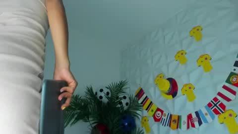 Snapshot of hellen_sky_ chatting on June 24, 2026, 6:29 pm hellen online show from June 24, 2026, 6:29 pm