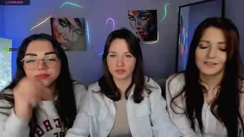 Helli online show from February 7, 2026, 8:12 pm