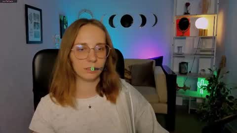 Helli online show from June 20, 2026, 7:05 pm