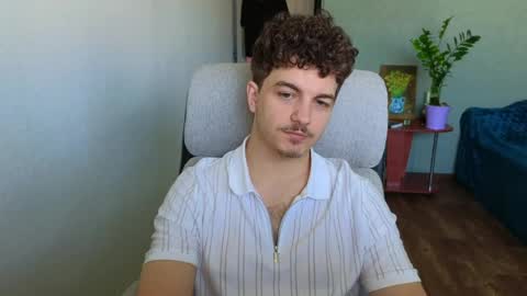Snapshot of hellish_sugar chatting on June 6, 2026, 6:51 am Remy online show from June 6, 2026, 6:51 am