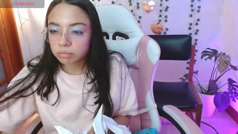 Snapshot of hellokitty_valery1 chatting on July 6, 2026, 1:35 am hellokitty_valery1 online show from July 6, 2026, 1:35 am