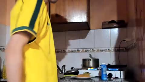 Snapshot of helokitkat chatting on September 9, 2025, 3:28 am helokitkat online show from September 9, 2025, 3:28 am