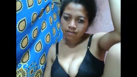 henitsaldy online show from October 11, 2025, 7:23 pm