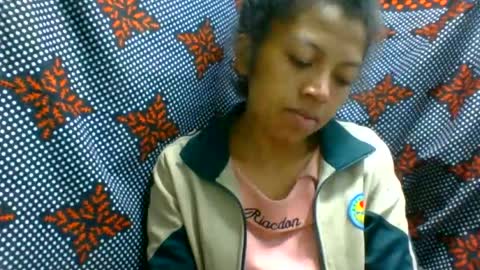 Snapshot of henitsaldy chatting on July 11, 2026, 2:47 am henitsaldy online show from July 11, 2026, 2:47 am
