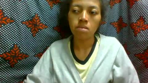Snapshot of henitsaldy chatting on July 16, 2026, 8:20 am henitsaldy online show from July 16, 2026, 8:20 am
