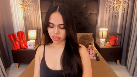 Snapshot of hennessygoddess69 chatting on January 25, 2025, 12:17 am HENNESSY online show from January 25, 2025, 12:17 am