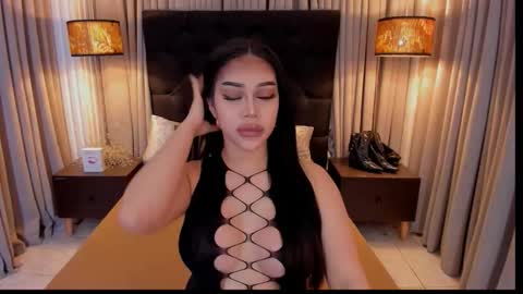 Snapshot of hennessygoddess69 chatting on October 15, 2025, 10:26 am HENNESSY online show from October 15, 2025, 10:26 am