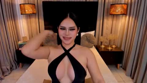 Snapshot of hennessygoddess69 chatting on November 20, 2025, 3:56 pm HENNESSY online show from November 20, 2025, 3:56 pm