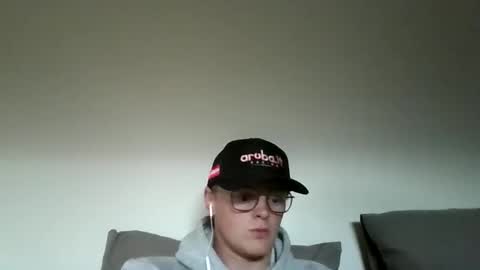 Snapshot of henrietje chatting on May 14, 2026, 7:09 pm henrietje online show from May 14, 2026, 7:09 pm