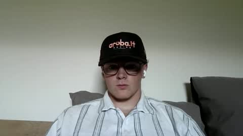 Snapshot of henrietje chatting on May 24, 2026, 1:27 pm henrietje online show from May 24, 2026, 1:27 pm