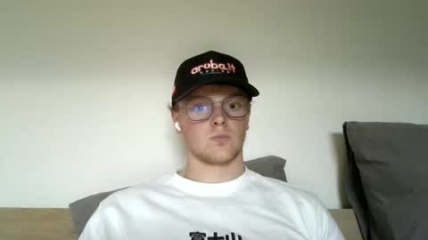 Snapshot of henrietje chatting on June 4, 2026, 6:14 pm henrietje online show from June 4, 2026, 6:14 pm