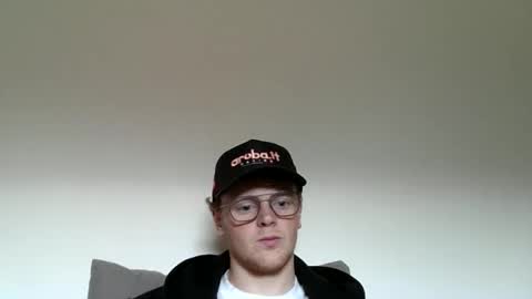 Snapshot of henrietje chatting on June 7, 2026, 7:56 am henrietje online show from June 7, 2026, 7:56 am