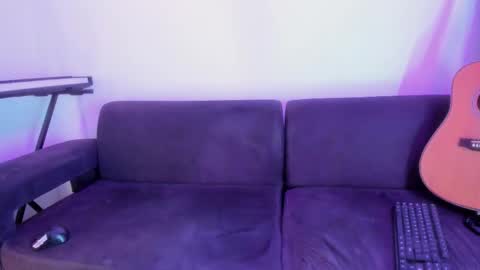 henrik_senn online show from November 13, 2025, 11:09 am