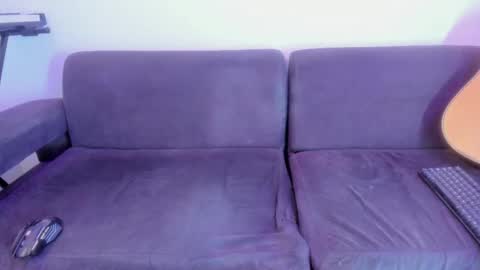 henrik_senn online show from March 24, 2026, 9:47 am