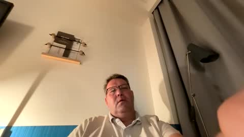 henrikrp1971 online show from April 2, 2026, 11:02 pm