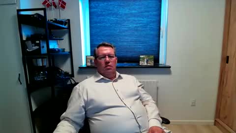 Snapshot of henrikrp1971 chatting on June 10, 2026, 11:42 am henrikrp1971 online show from June 10, 2026, 11:42 am