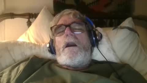 Snapshot of henrybond1979 chatting on May 30, 2026, 3:36 am henrybond1979 online show from May 30, 2026, 3:36 am