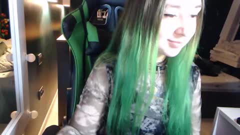 Hentaishiing online show from October 29, 2025, 6:42 pm