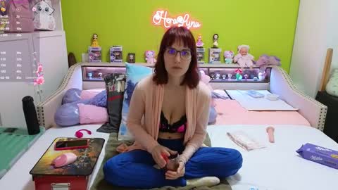 HeraLuna  online show from March 6, 2026, 9:55 pm