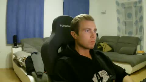 John Pearl online show from April 24, 2026, 7:16 pm