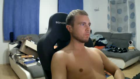 Snapshot of herbstenden chatting on July 2, 2026, 9:32 pm John Pearl online show from July 2, 2026, 9:32 pm