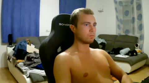 Snapshot of herbstenden chatting on July 15, 2026, 7:52 pm John Pearl online show from July 15, 2026, 7:52 pm