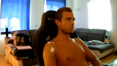 Snapshot of herbstenden chatting on August 2, 2026, 1:31 pm John Pearl online show from August 2, 2026, 1:31 pm