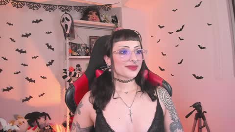 Snapshot of herinfernalmajesty chatting on January 23, 2025, 3:16 am  Marie  online show from January 23, 2025, 3:16 am