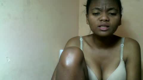 Snapshot of herisse01 chatting on June 14, 2026, 5:15 pm herisse01 online show from June 14, 2026, 5:15 pm