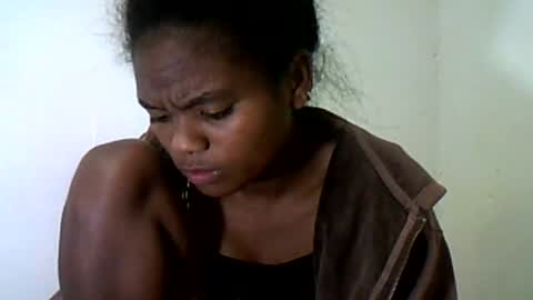Snapshot of herisse01 chatting on August 3, 2026, 9:04 am herisse01 online show from August 3, 2026, 9:04 am