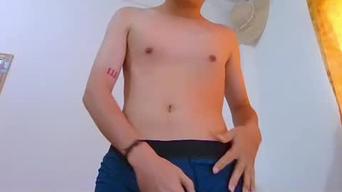 Snapshot of herrerabuitragroedwin chatting on May 31, 2026, 12:23 pm valentin 123 online show from May 31, 2026, 12:23 pm